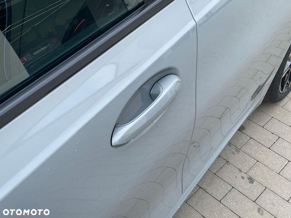 BMW Seria 3 330d xDrive mHEV M Sport - 38
