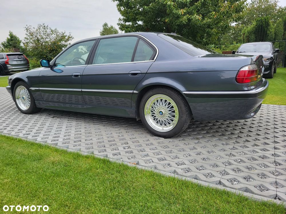 BMW Seria 7 740iL - 8