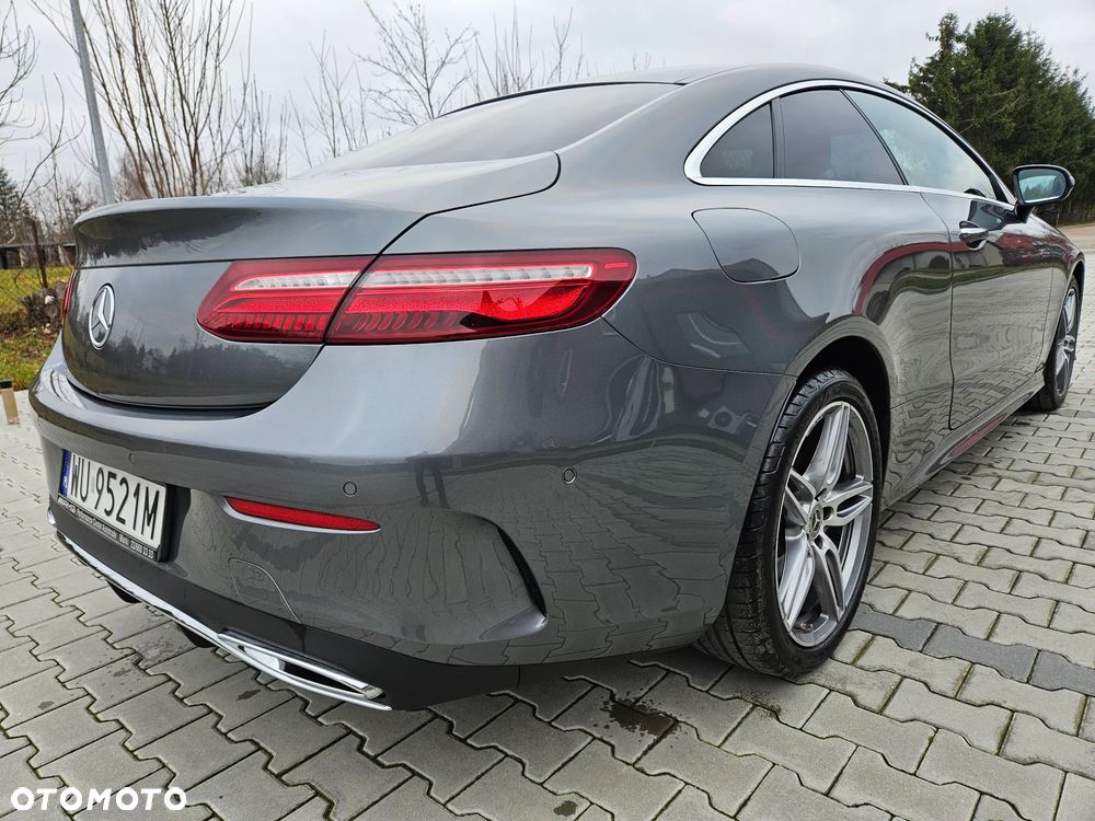 Mercedes-Benz Klasa E 220 d 4Matic 9G-TRONIC AMG Line - 4