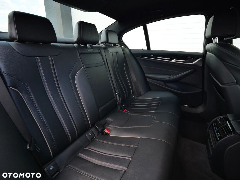 BMW Seria 5 530i xDrive M Sport sport - 32