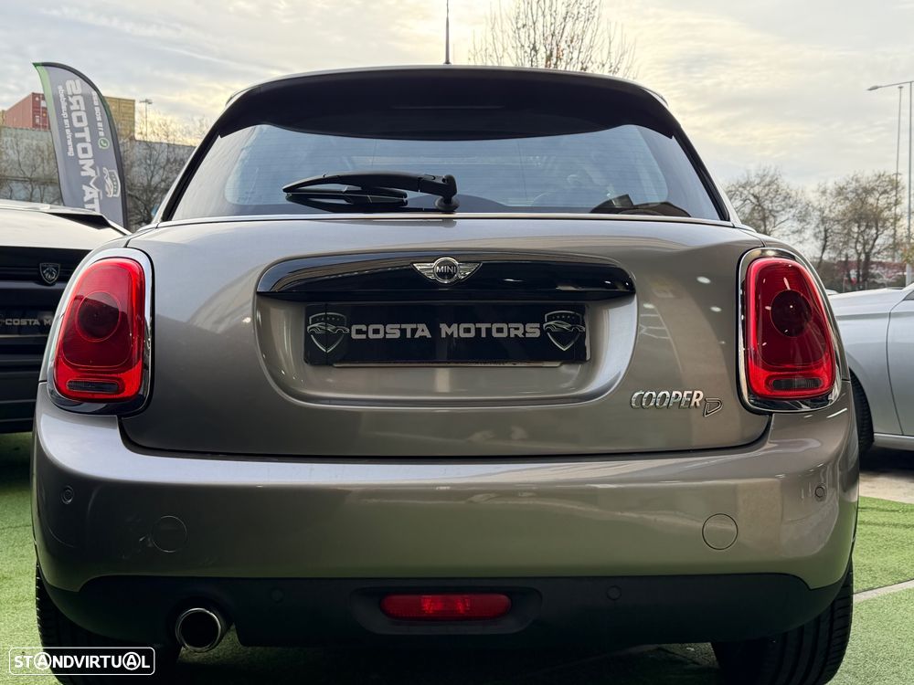 MINI 5 Portas Cooper D Auto - 4