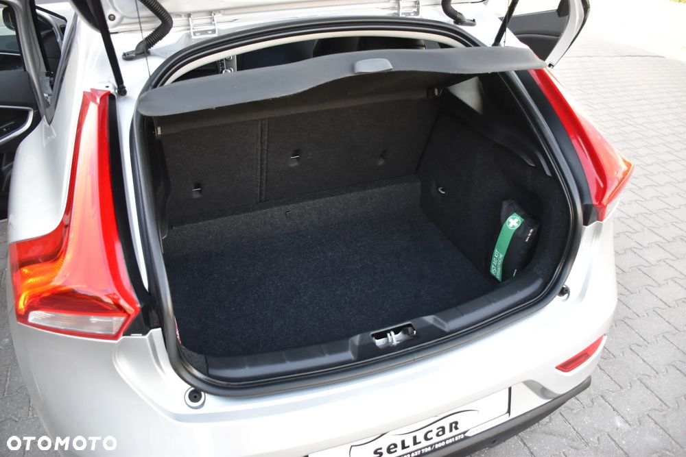 Volvo V40 D2 Momentum - 20
