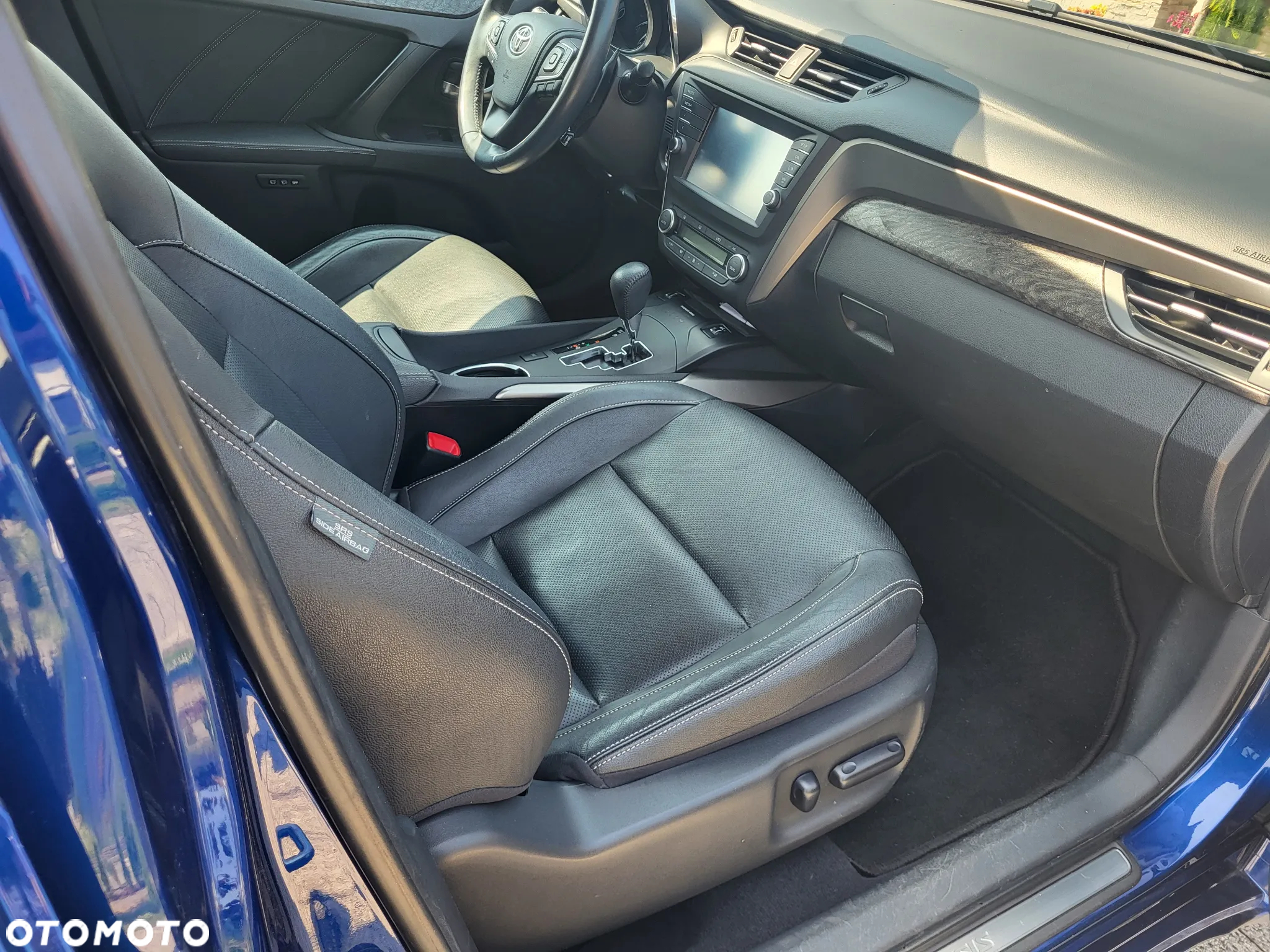 Toyota Avensis 1.8 Premium MS - 10