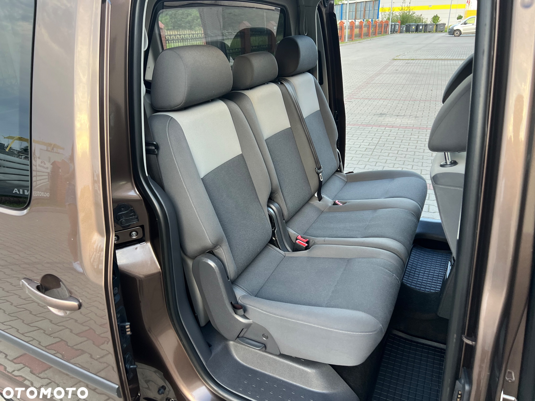 Volkswagen Caddy Maxi 2.0 TDI Comfortline - 25