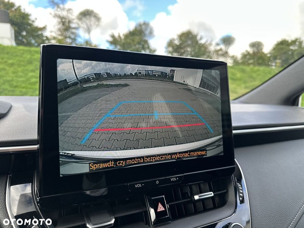 Toyota Corolla 2.0 Hybrid Comfort - 24