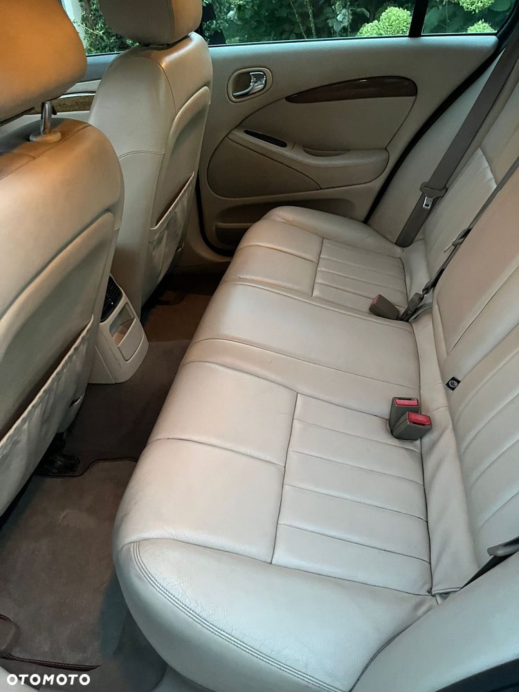 Jaguar S-Type - 16