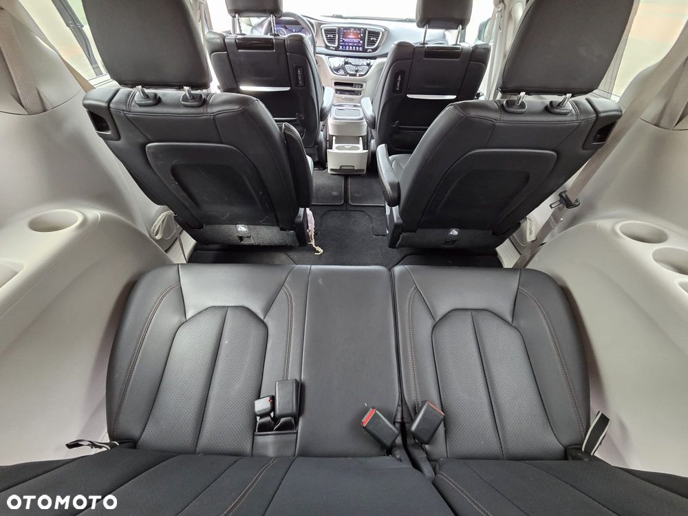 Chrysler Pacifica - 14