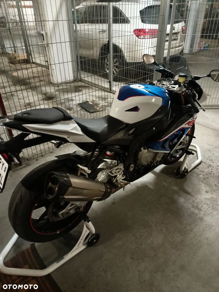 BMW S - 6