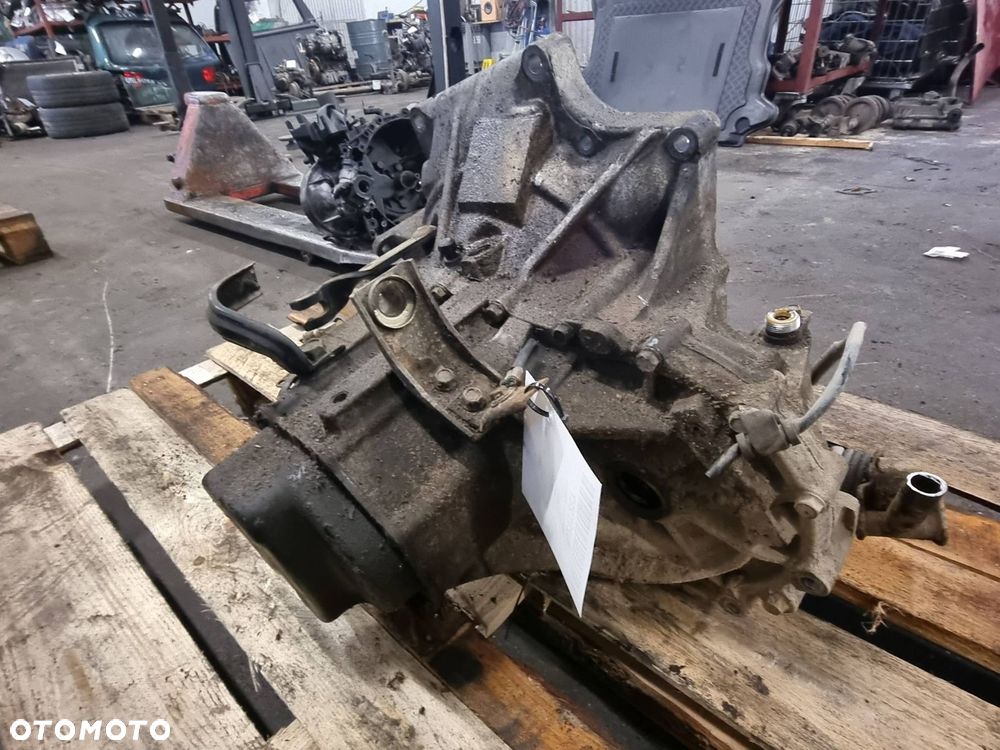 SKRZYNIA BIEGÓW MAZDA DEMIO I 1.3 16V - 4