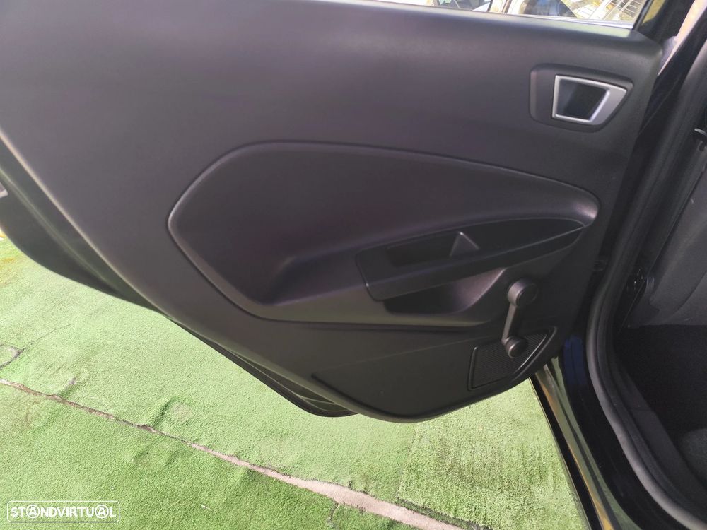 Ford Fiesta 1.5 TDCi Titanium - 28
