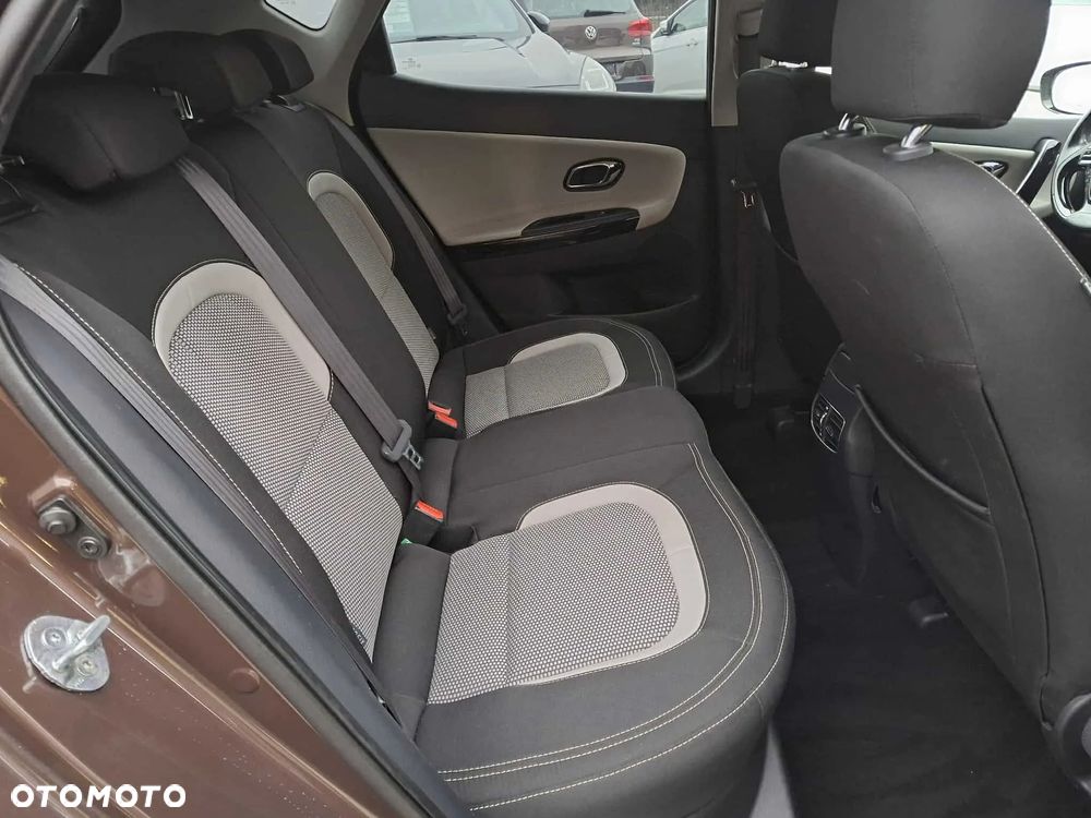 Kia Ceed 1.6 CRDi 128 Spirit - 19