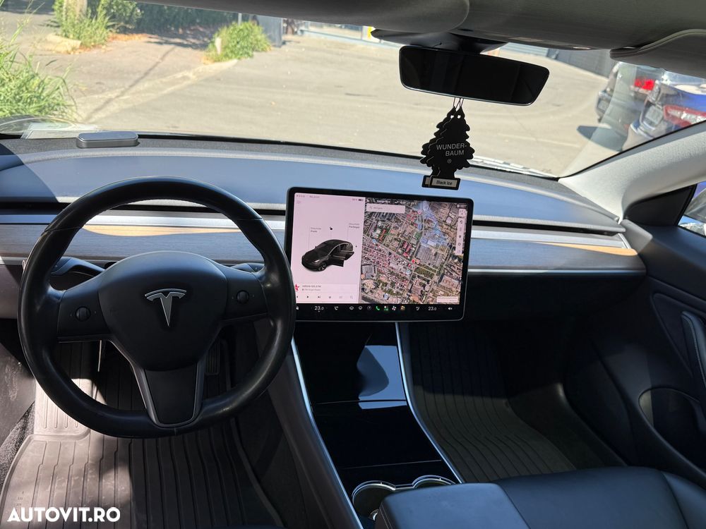 Tesla Model 3 - 9