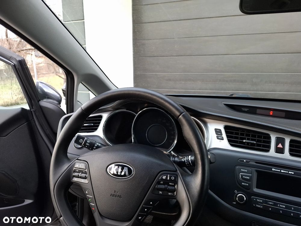 Kia Ceed 1.6 GDI ISG Platinum Edition - 8