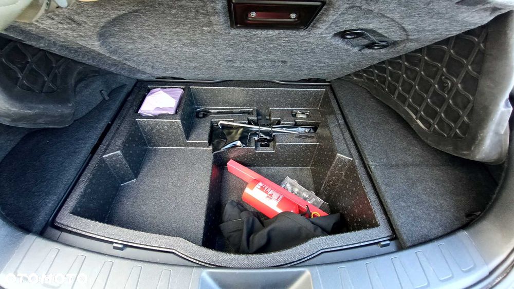 Lexus UX 250h Luxury Line - 24