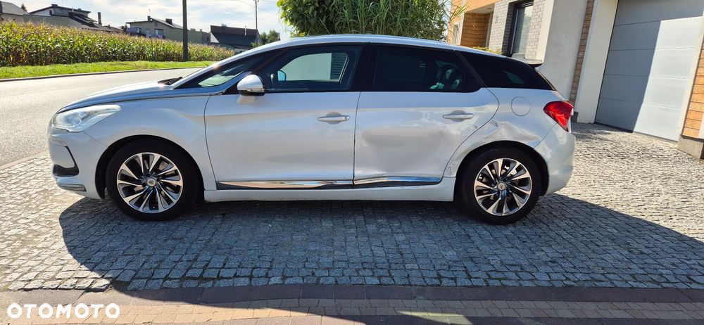 Citroën DS5 2.0 HDi SportChic - 1