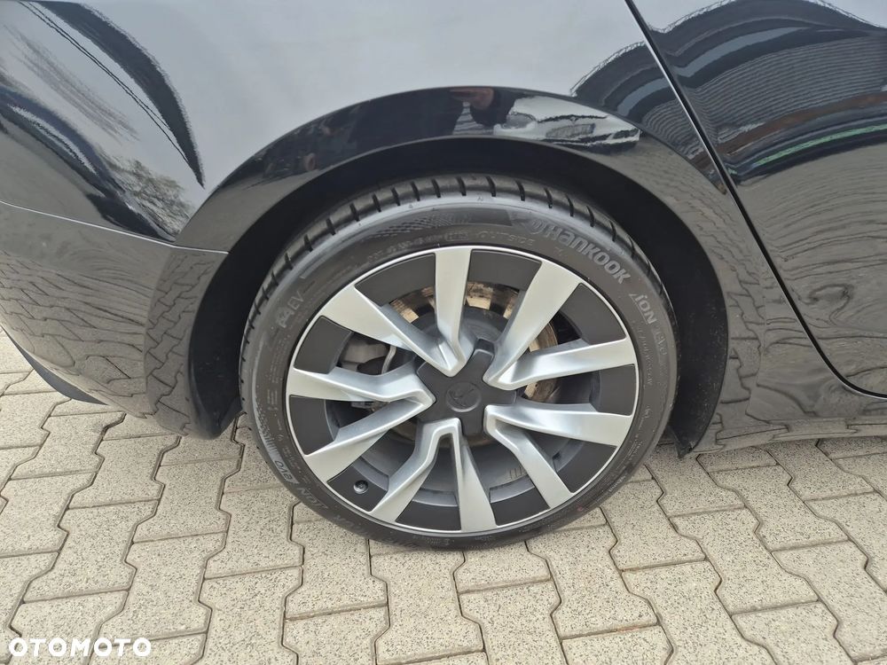 Tesla Model 3 Long Range AWD - 10