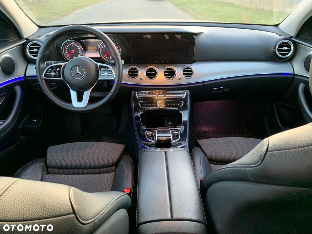 Mercedes-Benz Klasa E 220 d 4-Matic Avantgarde - 19