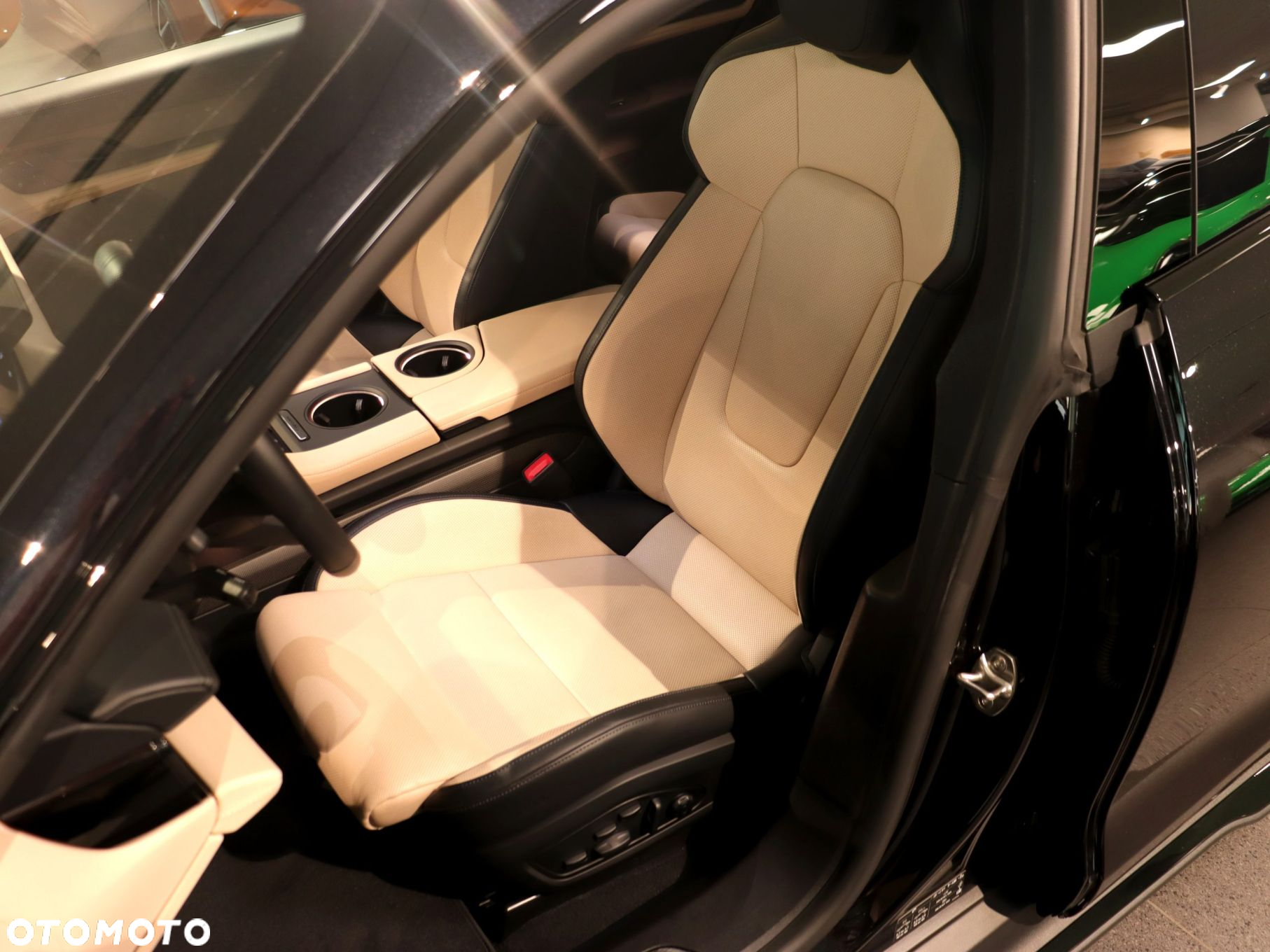 Porsche Taycan - 15
