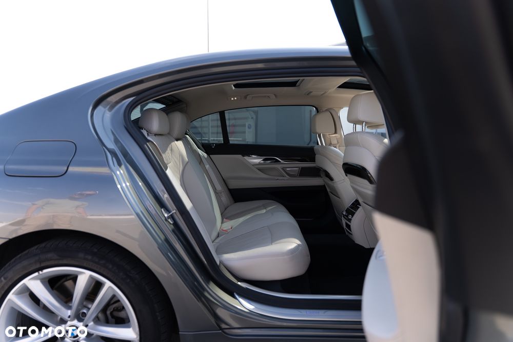 BMW Seria 7 - 20