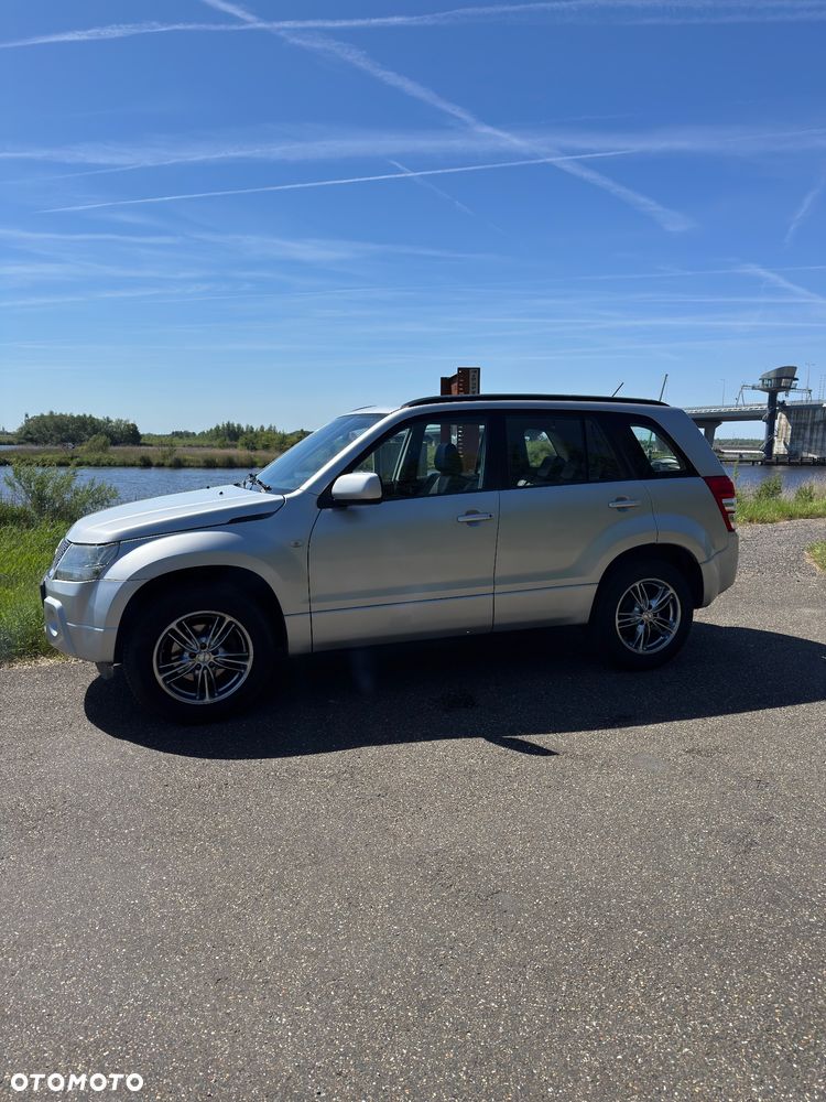 Suzuki Grand Vitara 2.0 Comfort - 3