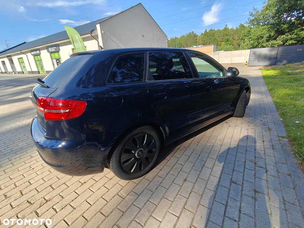 Audi A3 Sportback 2.0 TDI DPF quattro Ambition - 4