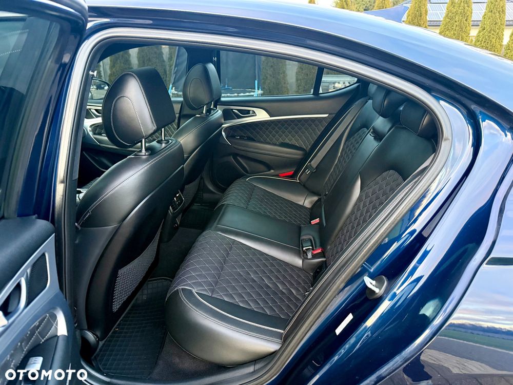 Genesis G70 - 18
