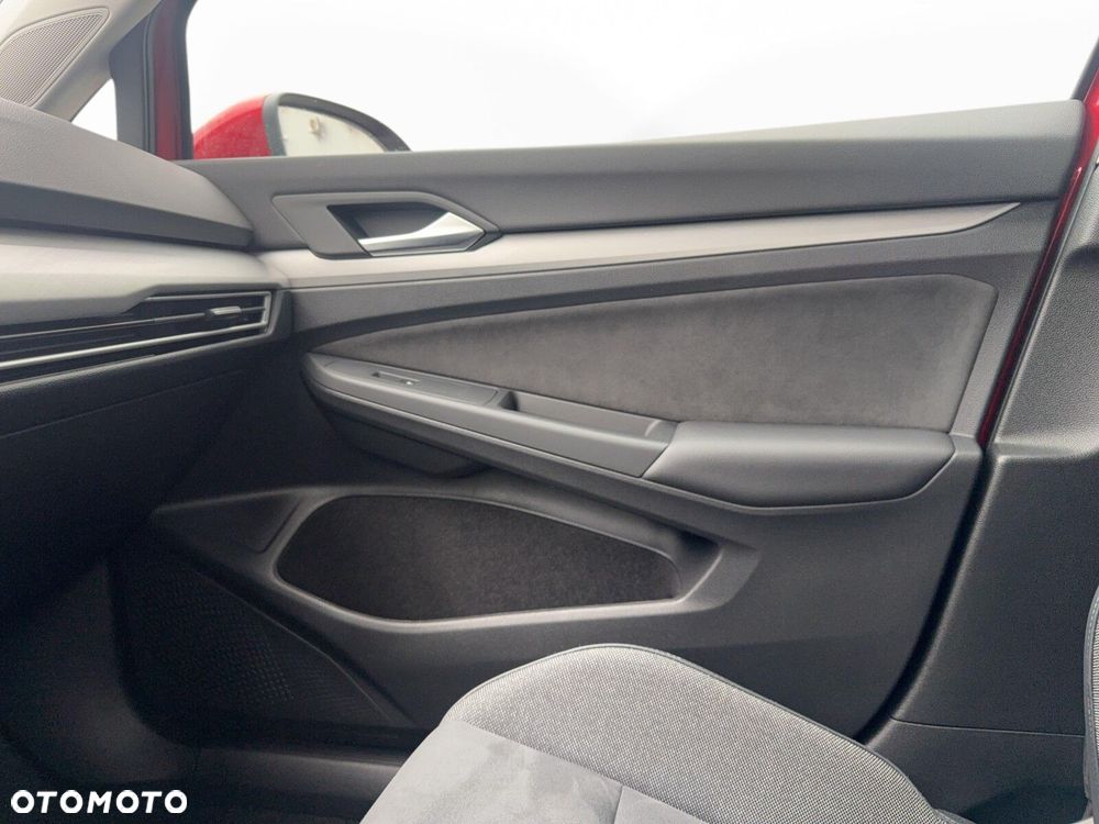 Volkswagen Golf 1.5 eTSI mHEV Life Plus DSG - 31