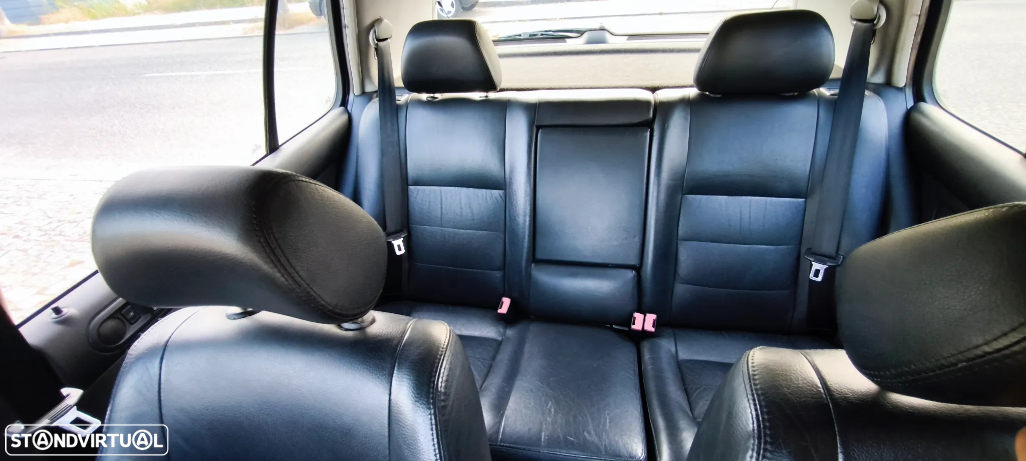 VW Golf 1.6i Sport Pacific - 11
