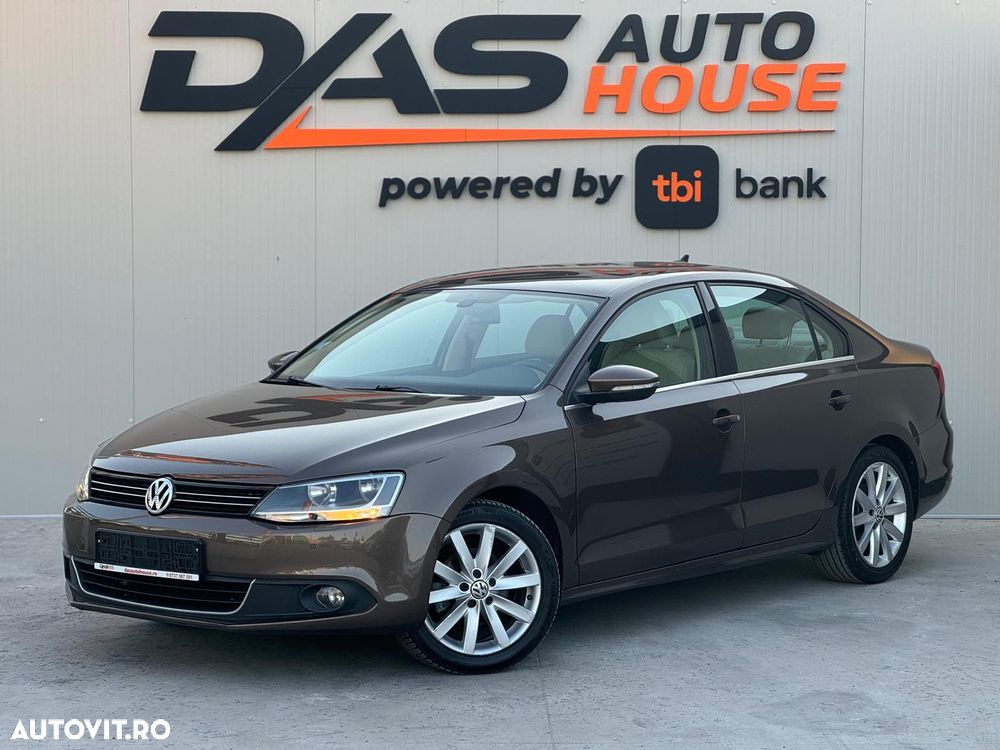 Volkswagen Jetta 1.6 TDI DSG Highline - 1