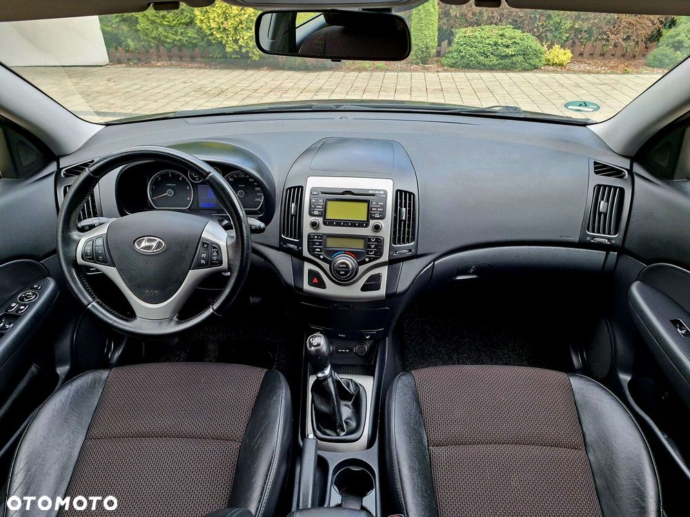 Hyundai i30 i30cw 1.6 CRDi FIFA WM Edition - 12