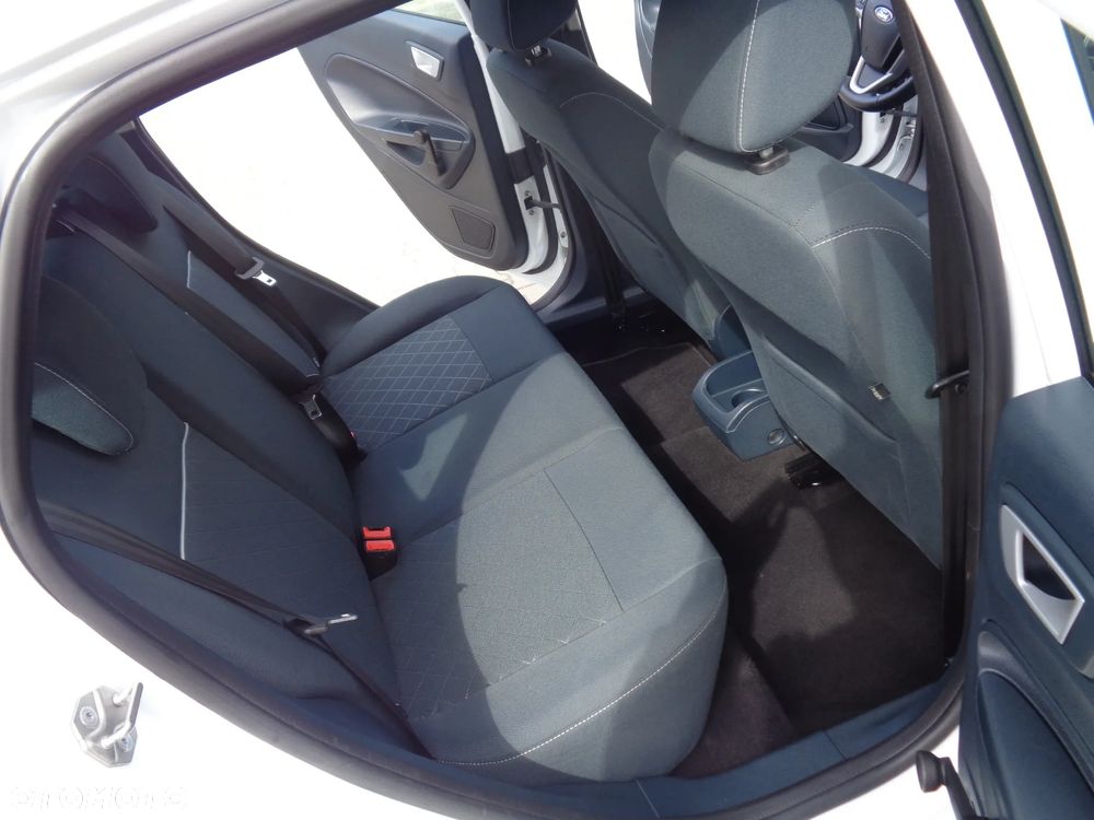 Ford Fiesta 1.25 Champions Edition - 11