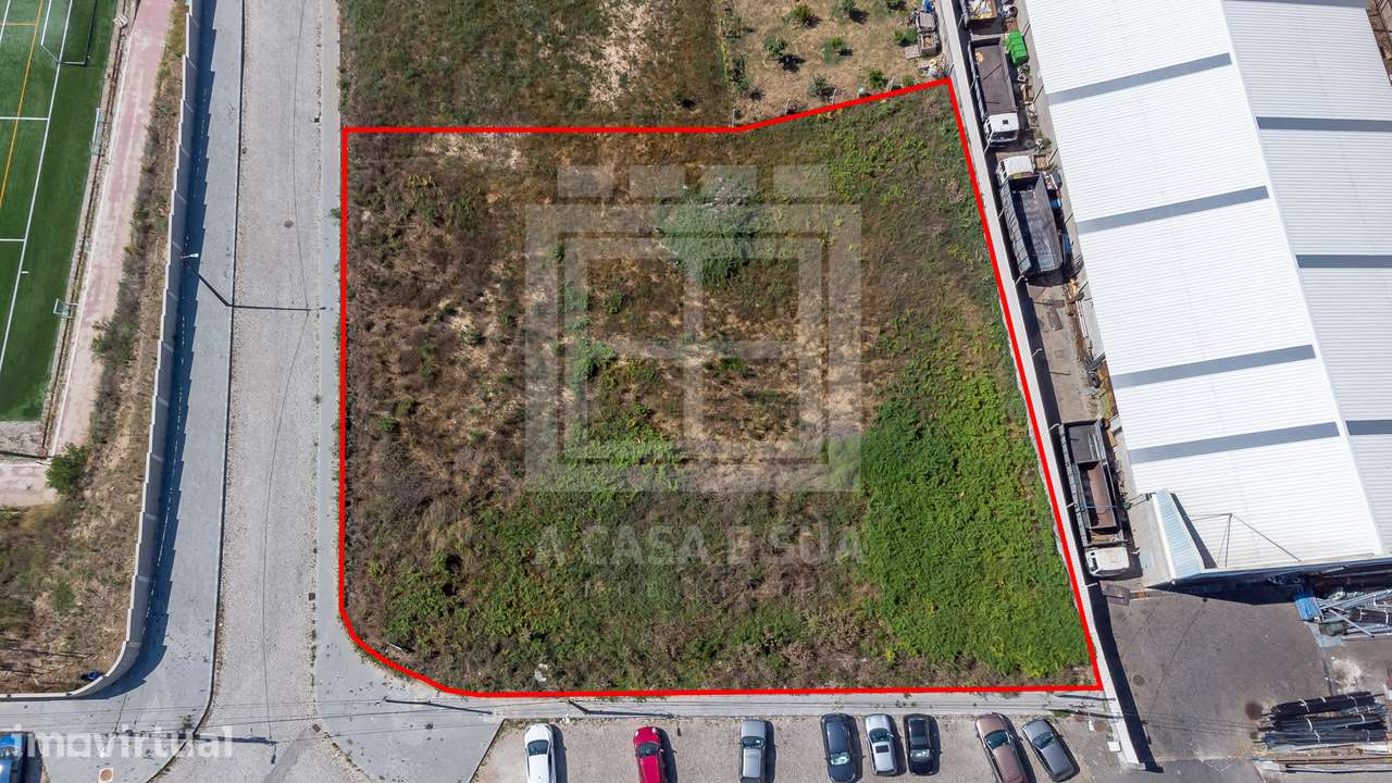 Lotes para construção com 2.165 m2 em Paços de Brandão - Grande imagem: 2/20