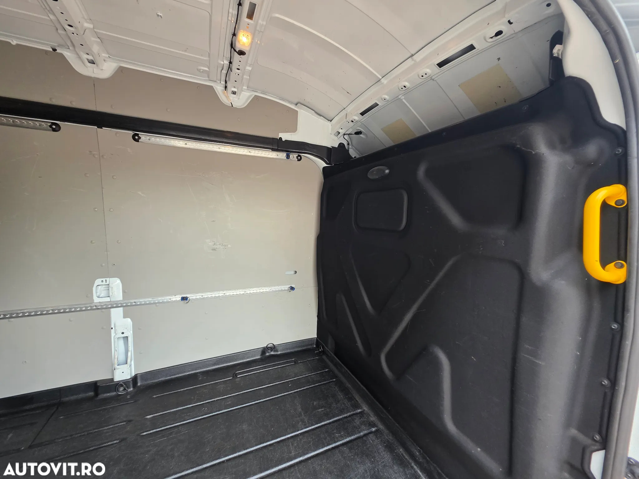 Ford Transit - 11