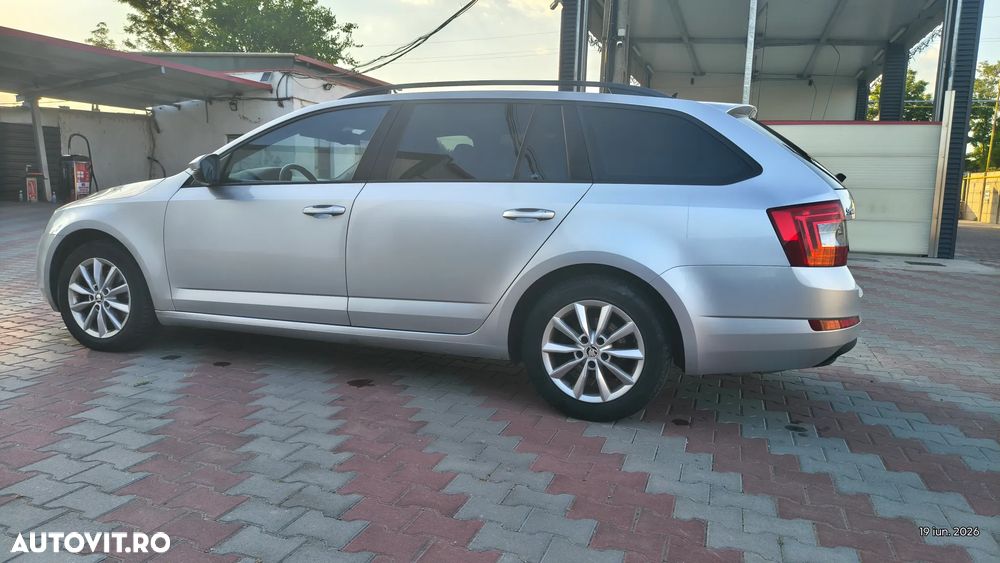 Skoda Octavia 1.6 TDI 4X4 Ambition - 8