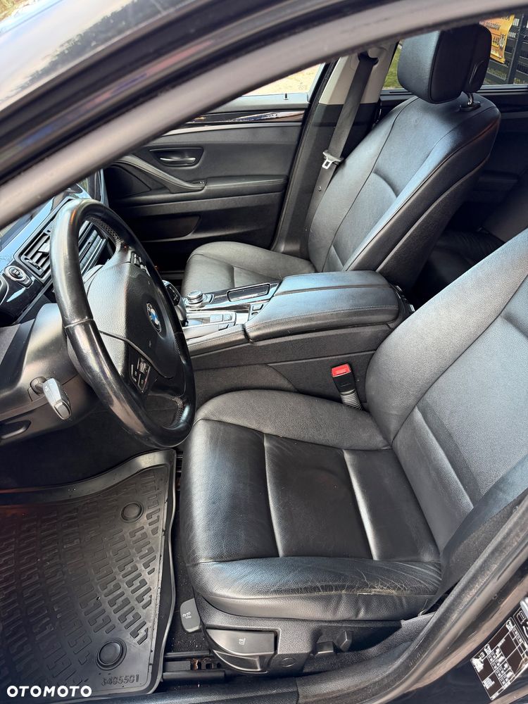 BMW Seria 5 525d - 7