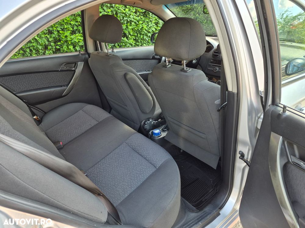 Chevrolet Aveo - 11