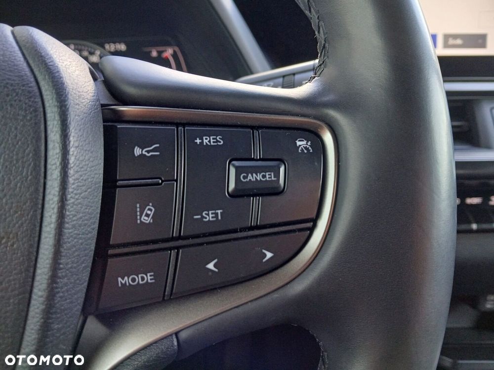 Lexus UX 250h GPF F Sport Design 2WD - 32