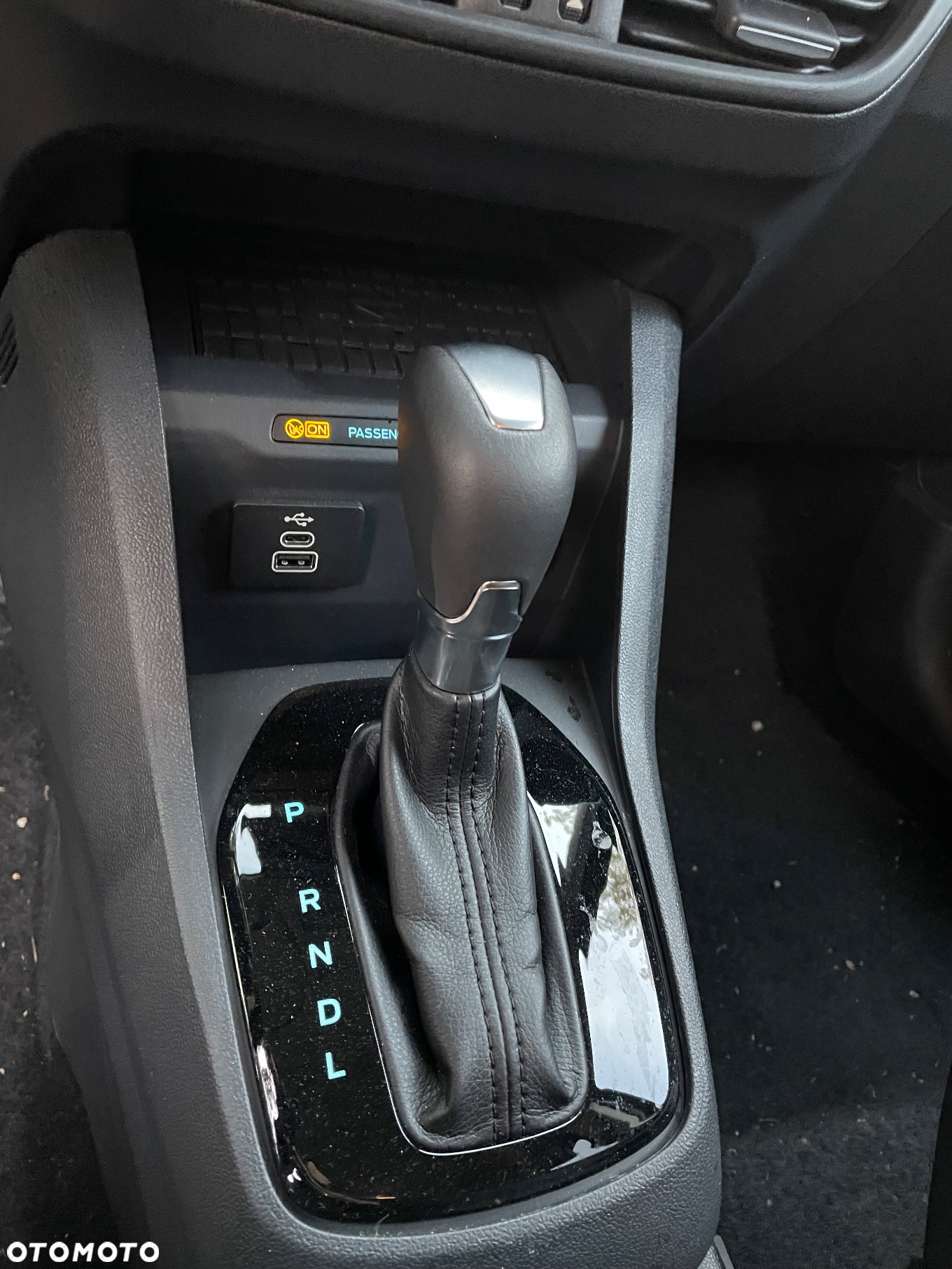 Ford Tourneo Courier 1.0 EcoBoost ACTIVE - 14