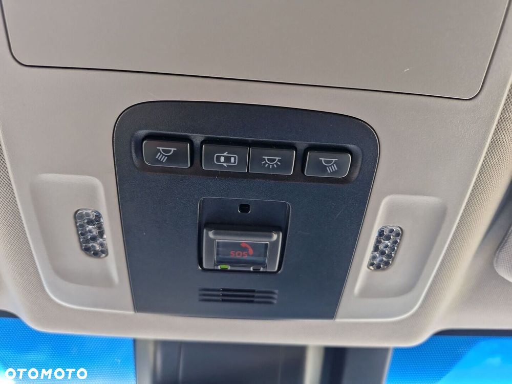 Toyota Camry 2.5 Hybrid Comfort CVT - 22
