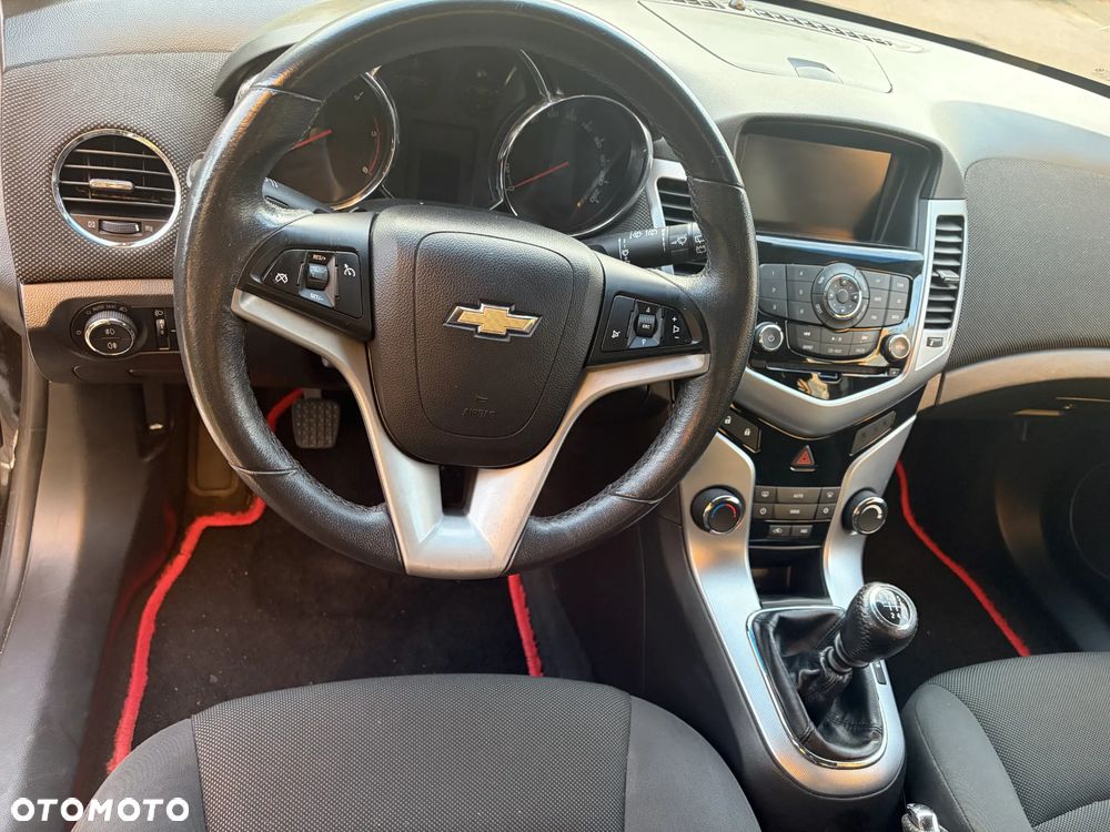 Chevrolet Cruze - 11