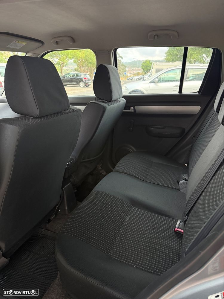 Suzuki Swift 1.3 16V GLX - 12