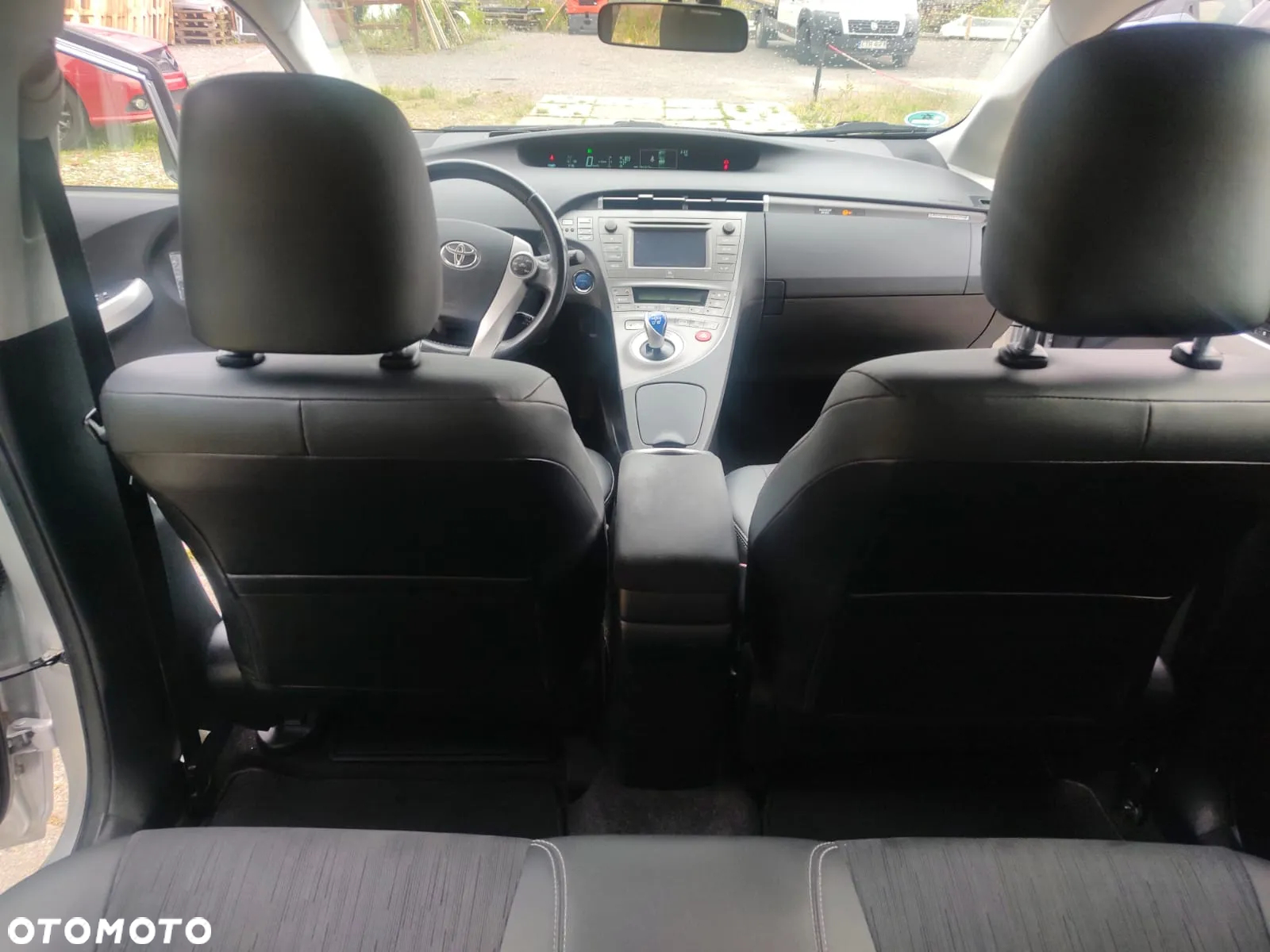 Toyota Prius Plug-in 1.8 HSD Premium - 11