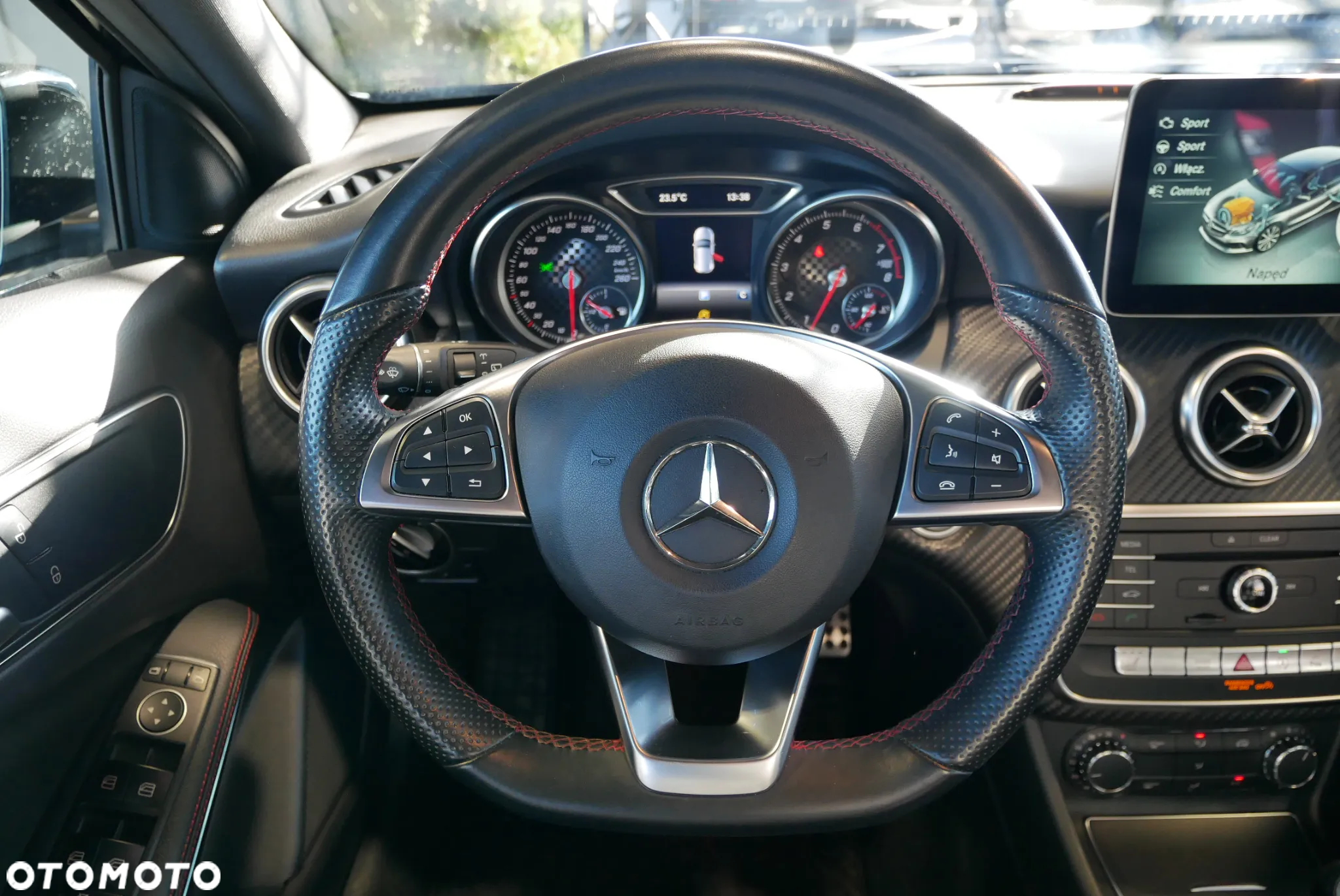 Mercedes-Benz Klasa A 180 AMG Line - 22