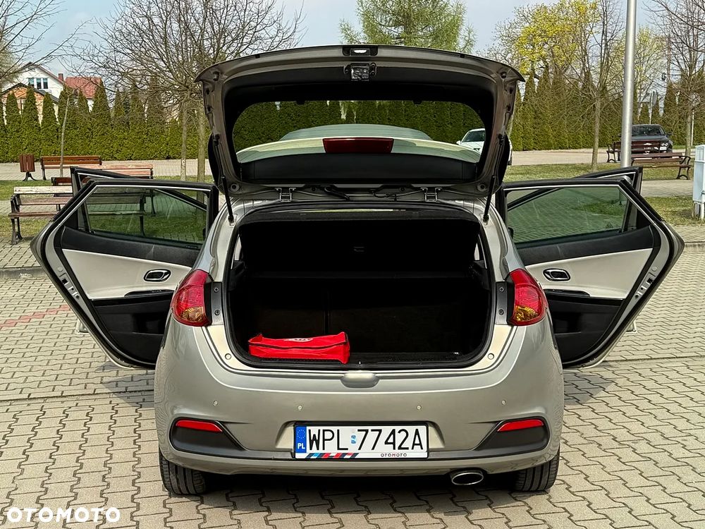 Kia Ceed 1.6 GDI Platinum Edition - 25