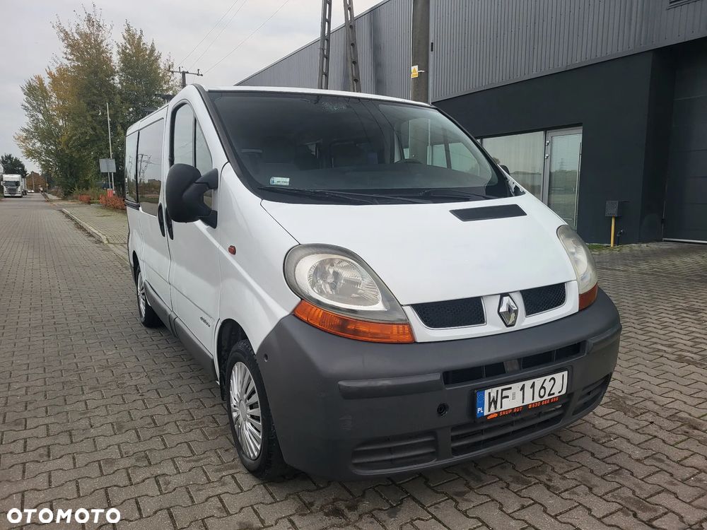 Renault Trafic Passenger - 2