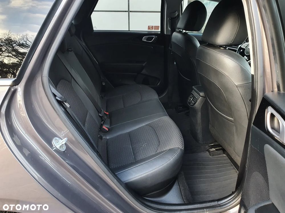 Kia Ceed 1.4 T-GDI L Business Line - 10