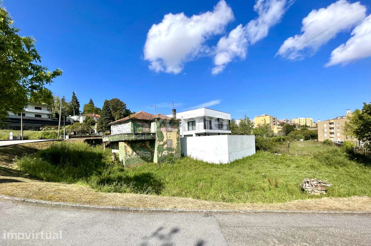 Terreno urbano 1.000 m2, em São João da Madeira - Grande imagem: 3/19
