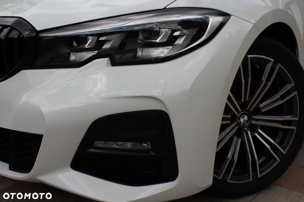 BMW Seria 3 320i M Sport - 13