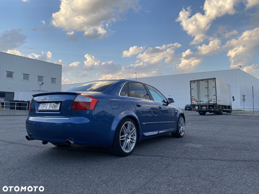 Audi A4 - 1
