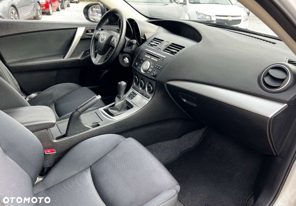 Mazda 3 - 8